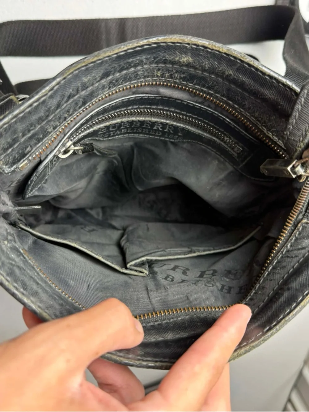 BURBERRY Shoulder Messenger Bag Black Unisex Crossbody Tablet Perfect Condition - Picture 7 of 12